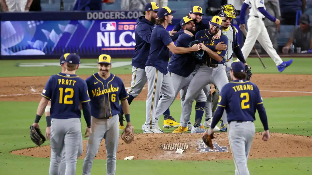 Los Cerveceros de Milwaukee barrieron a los Dodgers de los Angeles y avanzaron a la Serie Mundial por primera vez desde el año 1982