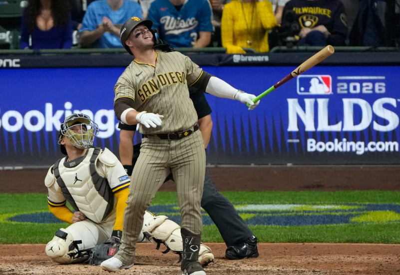 El conjunto de los Padres de San Diego derrotó al equipo de los Cervceros de Milwaukee para evitar ser eliminados