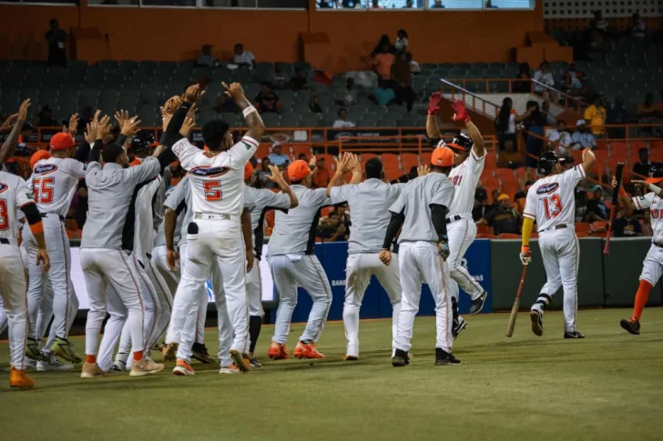Los Toros del Este se impusieron al conjunto de las Águilas Cibaeñas en partido celebrado en el estadio Francisco Micheli de La Romana