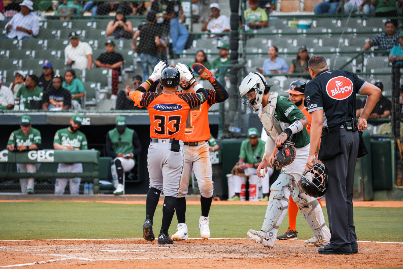 Los Toros del Este derrotaron a las Estrellas Orientales en partido celebrado en el estadio Estadio Tetelo Vargas de San Pedro de Macorís