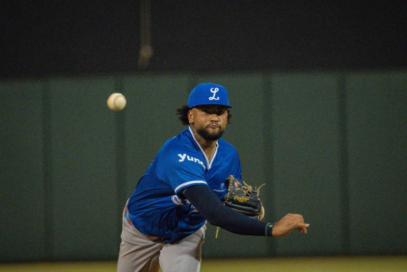 Siete pitchers de los Tigres del Licey le lanzaron un juego sin hits a los Toros del Este en partido celebrado en el Francisco Micheli de La Romana