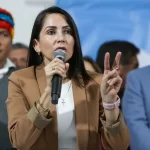 La excandidata Luisa González denuncia «dictadura de Noboa» en Ecuador tras ser detenida