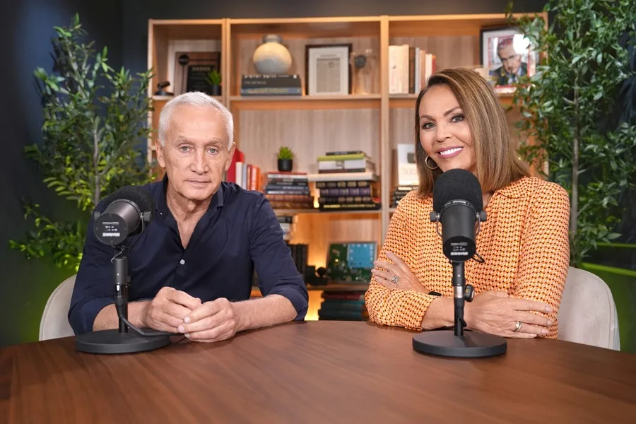 Jorge Ramos y María Elena Salinas, de Univision a internet en estos comicios clave para los latinos de Estados Unidos