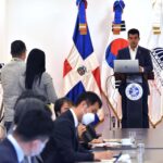 Wellington Arnaud destaca avances en agua y saneamiento y plantea visión estratégica para el desarrollo durante conferencia del PRM