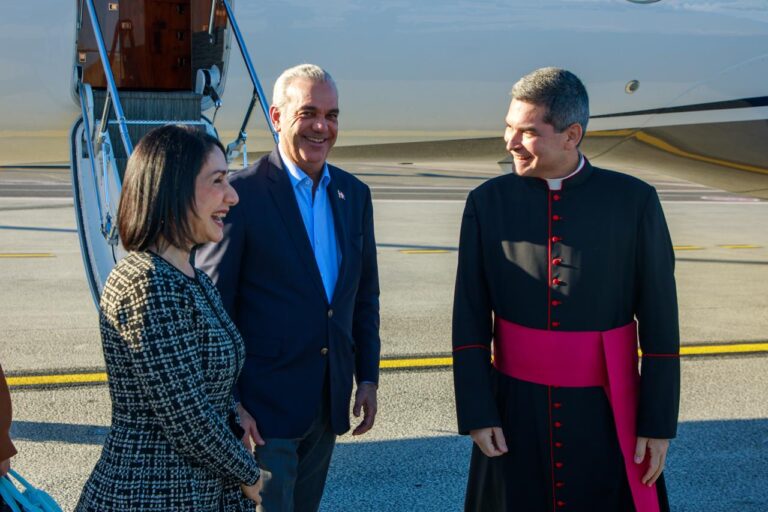 Abinader informa que invitará al papa León XIV a visitar República Dominicana en 2027