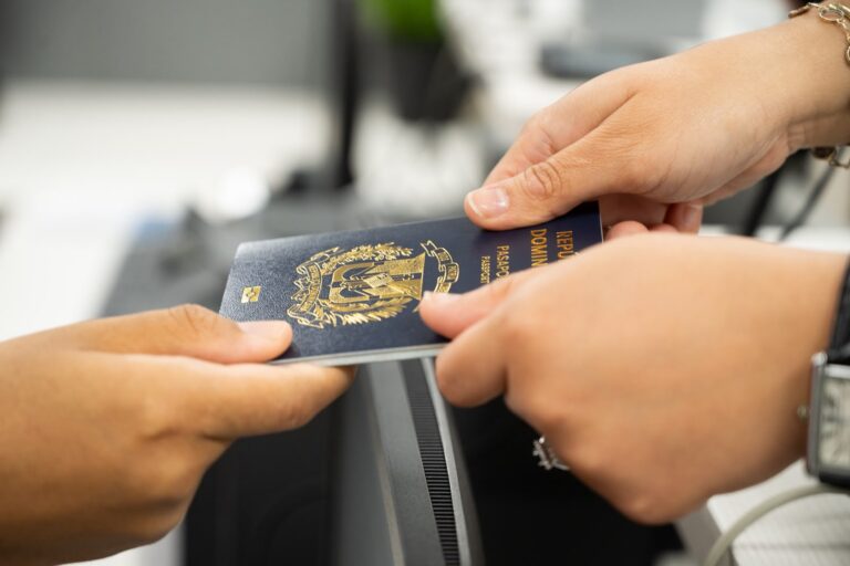 Pasaportes amplía a Italia el servicio del Pasaporte Electrónico y suma cinco ciudades en Europa