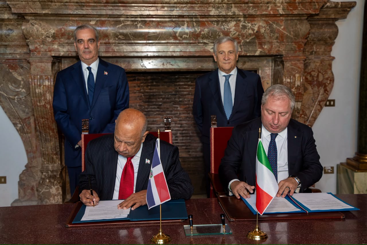 Abinader invita a empresarios italianos a invertir en RD y proyecta crecimiento económico de 4.5 %