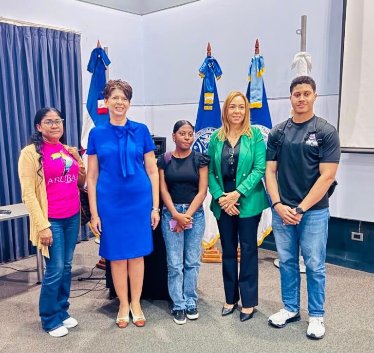 Escuela de Microbiología y Parasitología de la UASD realiza charla sobre ciberseguridad para fortalecer la prevención de amenazas digitales
