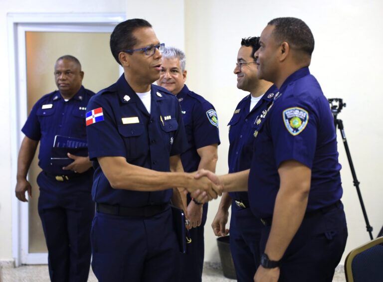 Policía Nacional capacita a inspectores para fortalecer el control interno y la integridad institucional