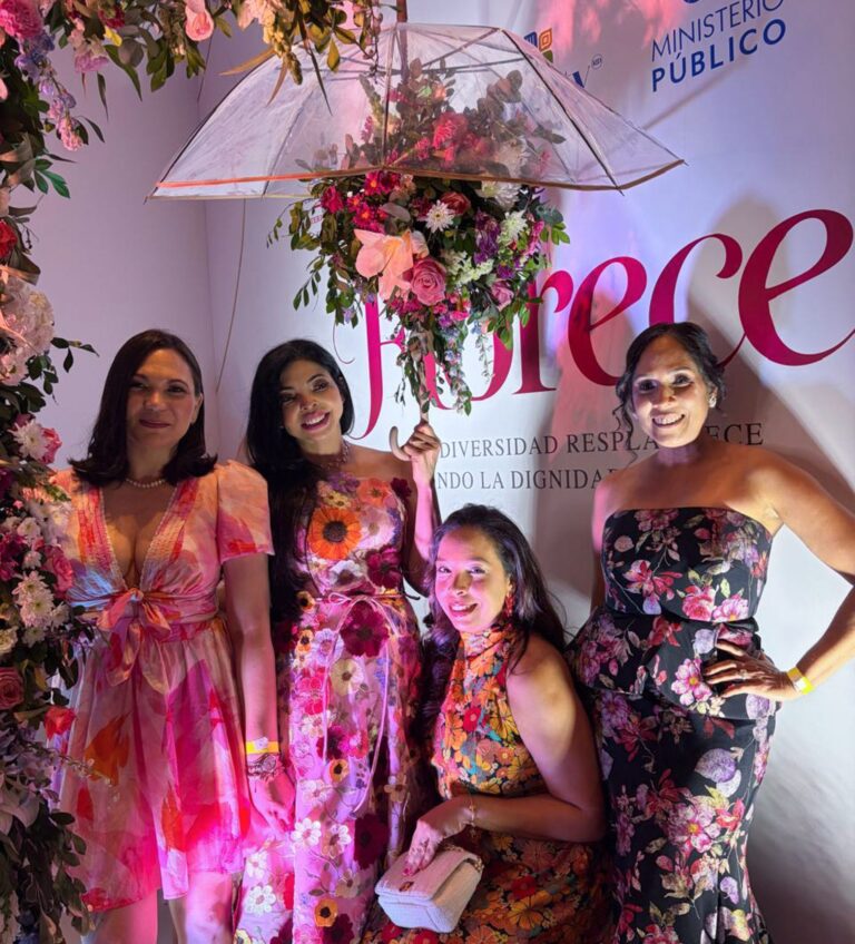 “La persona es el centro de todo”, afirma la procuradora general al dar inicio al Desfile por la Inclusión “Florecer”