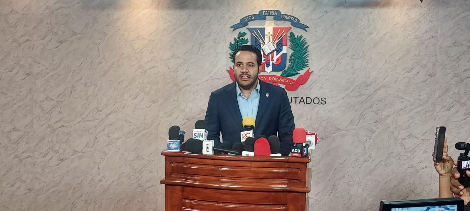 Proyecto de ley busca aumentar las pensiones, reducir comisiones de las AFP y ampliar cobertura de salud