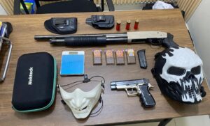 DICRIM y equipos SWAT ejecutan ocho allanamientos simultáneos en Baní y ocupan armas, municiones y equipos electrónicos