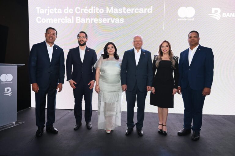 Banreservas lanza junto a Mastercard nueva tarjeta comercial para el sector empresarial