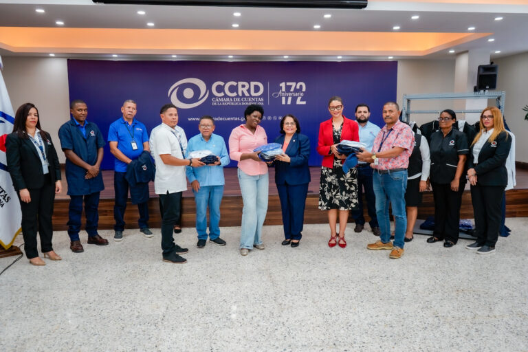 Cámara de Cuentas reconoce y dignifica labor de sus colaboradores con entrega de equipos de protección laboral y nuevos uniformes