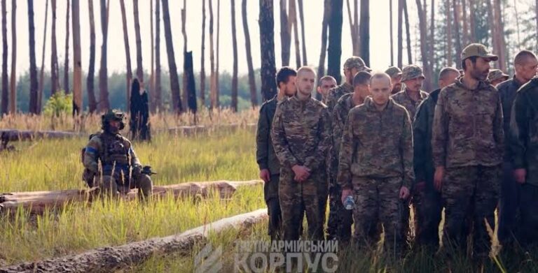 Video revela la captura de 94 combatientes rusos en Ucrania, entre ellos latinoamericanos reclutados con engaños