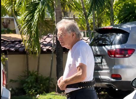 Denuncian amenazas con escopeta tras disputa por parqueo en residencial de Ciudad Juan Bosch