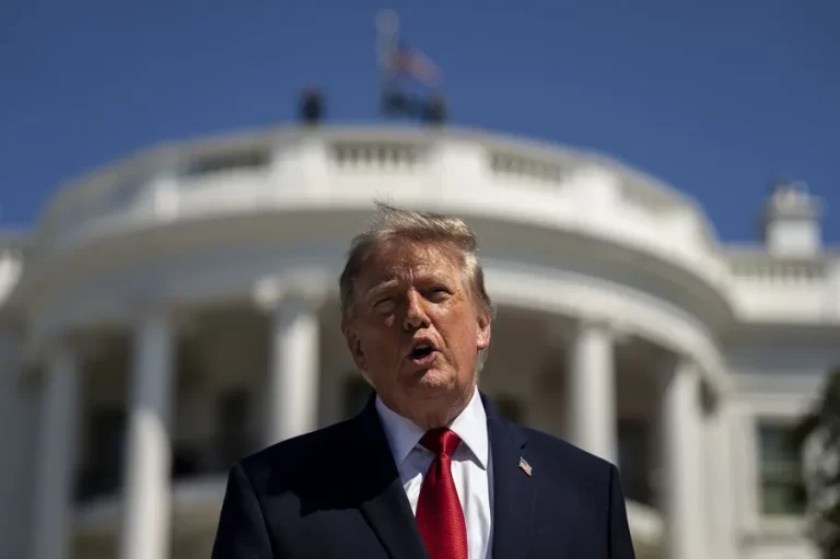Trump acusa a Irán de intentar encarecer el petróleo para perjudicarlo en las elecciones